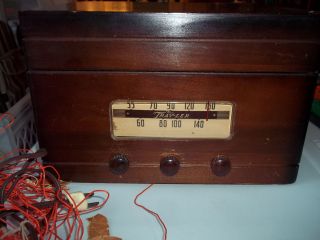Vintage Trav ler Wood Tube Radio Phonograph Record Player Model 5044