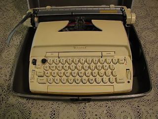   Celebrity Electric Cream Colored Typewriter w/case FreeUSAShip