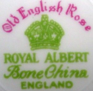 ROYAL ALBERT china OLD ENGLISH ROSE pattern SUGAR BOWL with LID