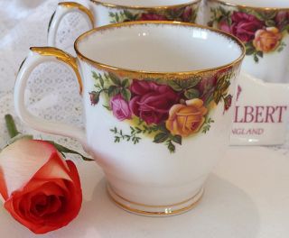 Set 4 Royal Albert Old Country Roses Footed Coffee Hot Chocolate Mugs 