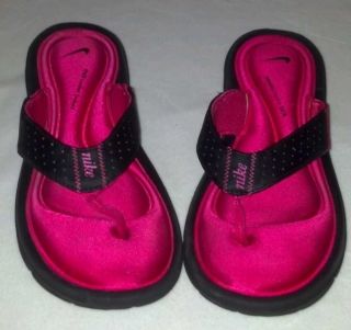 Womens pink black Nike sandals flip flops shoes size 7 EUC!