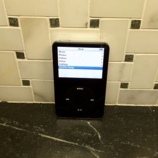 Apple iPod Classic 5th Generation 30 GB Great Shape