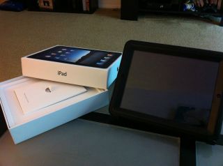 Apple iPad 64GB WiFi 3G First Generation with OtterBox Defender Case