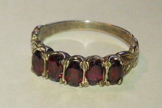 BEAUTIFUL VINTAGE ANTIQUE STYLE STERLING SILVER AND GARNET RING
