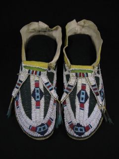 Antique ARAPAHO Indian Beaded Moccasins