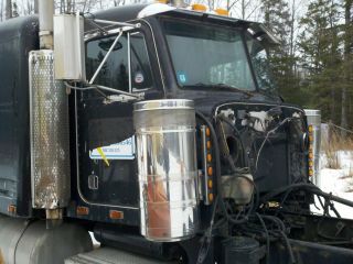 1990 Peterbilt 379 Cab Complete with Paperwork Solid Make An OFFER 