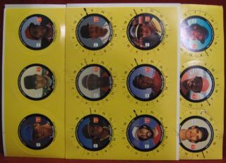   the game contains a complete set of 1989 edition player discs
