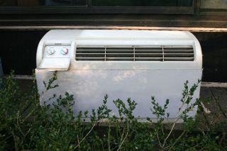 GE Zone Line Thru the Wall Heat and Air Conditioning Unit 15000 BTU 