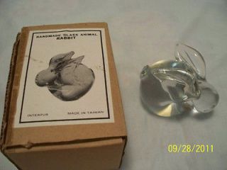   NIP/Old Stock Paperweight by Interpur/Handm​ade Glass Rabbit/0911 T1