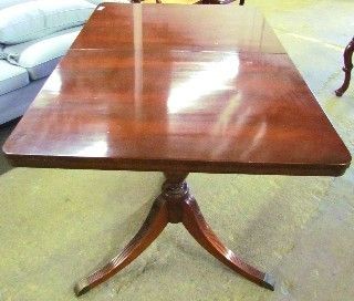 ANTIQUE MAHOGANY DUNCAN PHYFE STYLE TRADITIONAL DINING TABLE