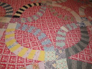 Vintage Antique Quilt Wedding Ring Pattern Red 78 X 62 Inches