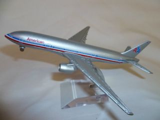 777 AMERICAN AIRLINES 16CM METAL PLANE MODEL DIECAST STAND GIFT 