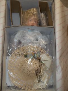 NICE HAMILTON COLLECTION PORCELAIN DOLL HERITAGE DOLL ASHLEY HAS THE 