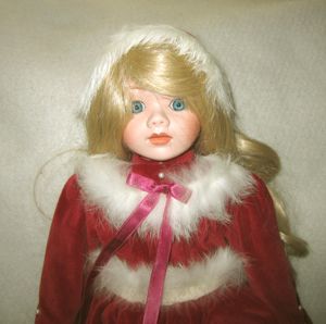 Betty Jane Carter Peggy 18 Musical Porcelain Doll COA Blonde Ice 