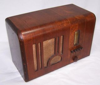 1939 belmont model 529 wood body tube radio