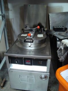 BKI FKM Electric Pressure Fryer 75 Pound Capacity