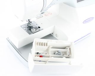 Janome Memory Craft 9700 Sewing Quilting & Embroidery Machine Amazing 