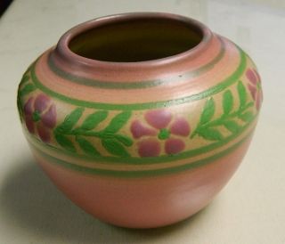 University of North Dakota Und Art Pottery Vase Bridgeman Huck