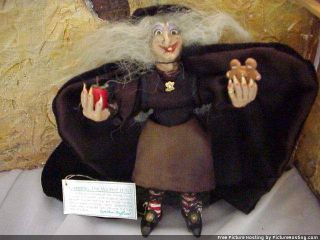   Dollhouse Spooky Witch signed Cynthia Buffum #1 83 excellent tag