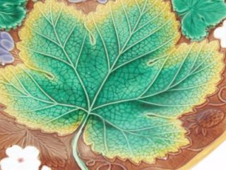 MARKED ANTIQUE BROWNFIELD MAJOLICA POTTERY STRAWBERRY PLATE..
