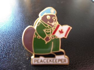 CANADIAN PEACEKEEPER LAPEL PIN PINBACKS POLICE MILITARIA CANADA
