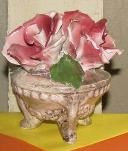 Capodimonte Centerpiece Flower Roses Bouquet 3 Footed Vase Italy Mark 