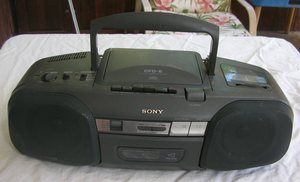 Sony CFD 6 Stereo Am FM Radio CD Cassette Rec Boombox