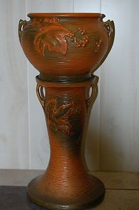 ROSEVILLE POTTERY BUSHBERRY JARDINIERE AND PEDESTAL RUSSET BROWN 