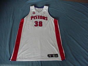 Kwame Brown 2009 10 Detroit Pistons Game Used Jersey