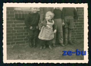 vintage UNUSUAL photo HEADLESS CHILDREN IN A ROW BAD CROP 1950s