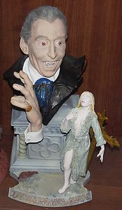 SCALE CHRIS LEE AS DRACULA BUST WITH WOMAN PAINTED AND BUILTUP 