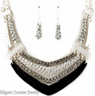  & Silver Chevron Design Chunky Necklace Set Elegant Costume Jewelry
