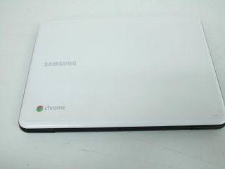 Samsung Series 5 XE500C21 A01 Chromebook 12 1in White Netbook