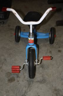 VINTAGE BLUE RED HEDSTROM TRICYCLE IN GOOD VINTAGE CONDITION