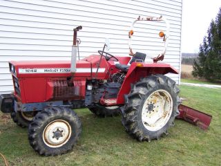 1990 Massey Ferguson 1042 Compact Tractor and Attachments