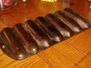 Vintage Cornbread Pan Individual Sticks Cast Iron Marked L