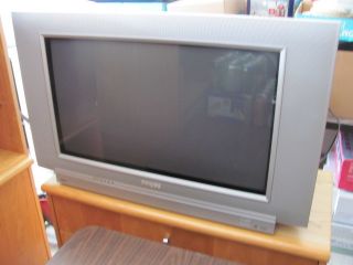 Philips Flat Screen 26PW8402 37 26 CRT HDTV Television