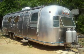 1975 Airstream LandYacht 30 ft travel trailer camping no reserve