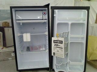 Energy Star 3.2 cu.ft. capacity refrigerator with independent freezer