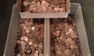 Pound~~~ Lot of Unsearched Lincoln Memorial Pennies 725+ Coins