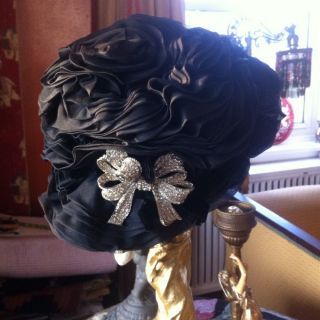  DachE Dachettes Hat with Huge Bow Brooch by Thelma Deutch