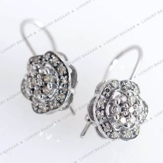  pair of drop earrings are beautiful and sophisticated. The earrings