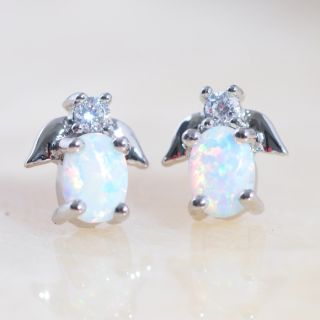  White Opal Elegant Shiny Silver Gemstone Earring Pin Op 93