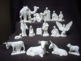 C151 17 Piece Small Ceramic Bisque Nativity Duncan