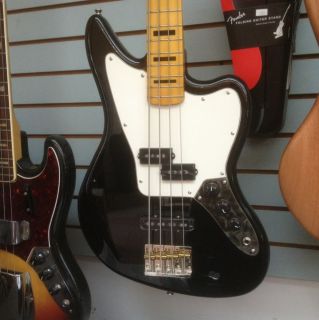 Fender Modern Player Jaguar Electric Bass Guitar Blackmaple Fretboard