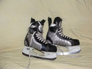  Easton Typhoon Ice Hockey Skates Size 2D