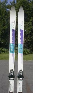  alpine downhill skis. Measures 70 longall original. The skis