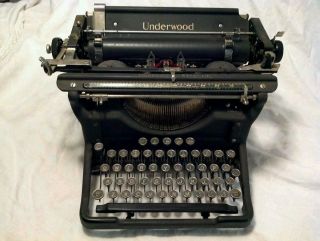  Vintage Underwood Standard 11" Typewriter w Cover