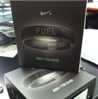  Fuel Band Medium M Wristband Bracelet Fitness Step Counter