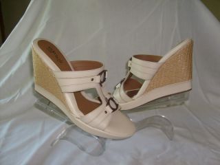 Eurosoft by Sofft Ivory Wedge Shoes Sz 11 New in Box